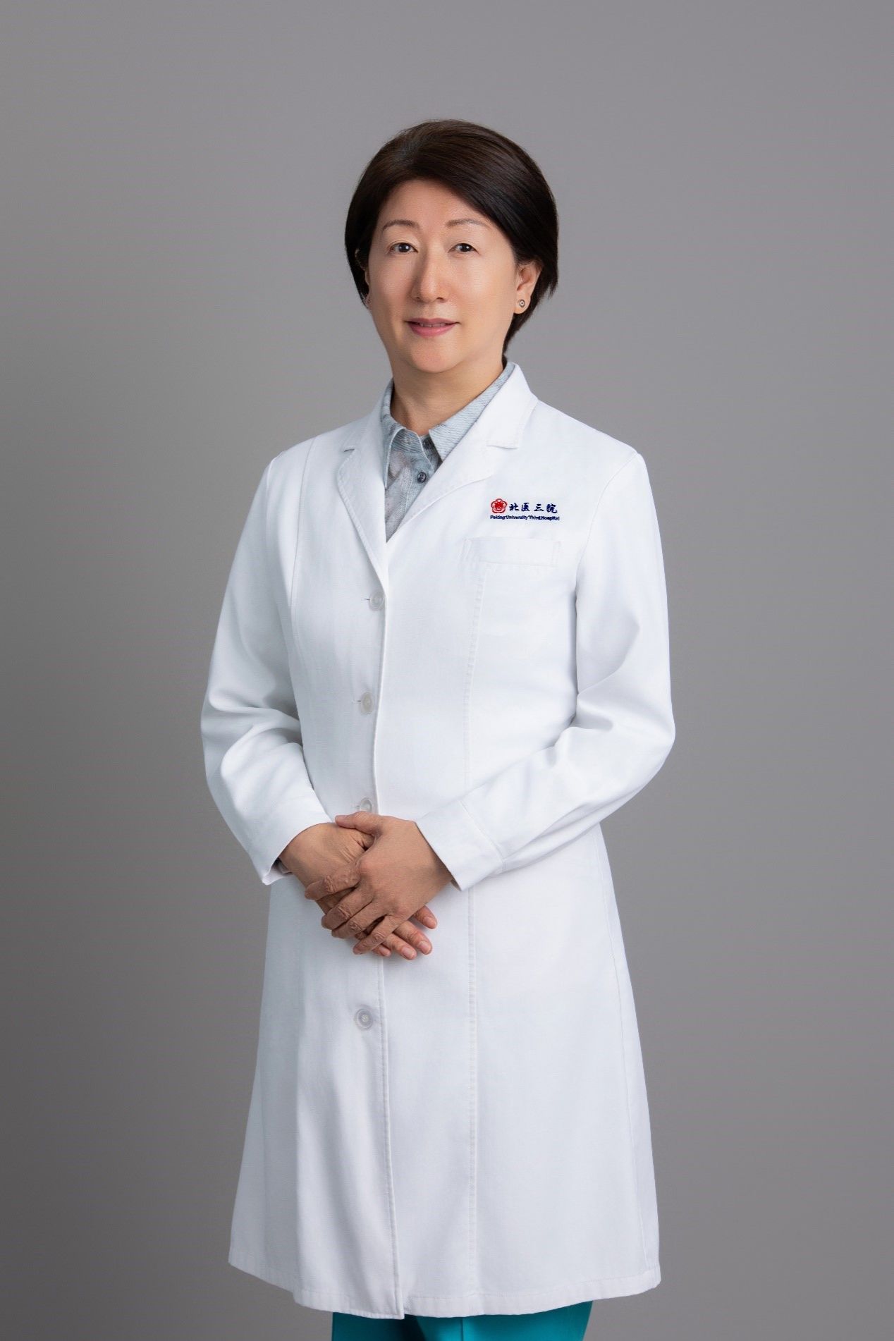 其中医师74人
